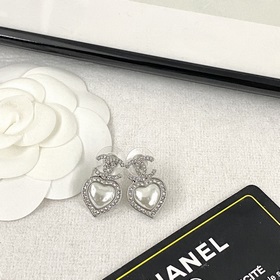 Код E2322 0247825 Популярные серьги Chanel. Новинка. CHAN 23 Серь