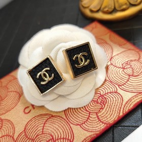 1880140  Популярный товар Chanel, аналогичный модели для госпожи