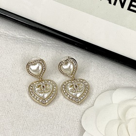 Код E2328 0267825 Популярные серьги Chanel. Новинка. CHAN 23 Серь