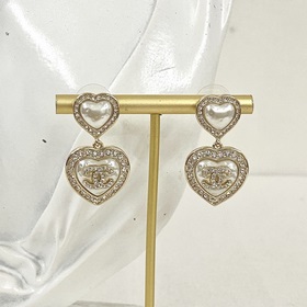 Код E2328 0267825 Популярные серьги Chanel. Новинка. CHAN 23 Серь