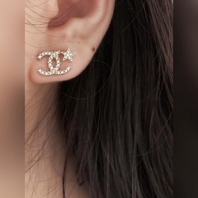 Новейшие серьги-гвоздики Chanel с бриллиантами в форме звезд, изг