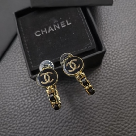 1880140  Z-модель Маленькие CHANEL Сережки-гвоздики с круглыми к