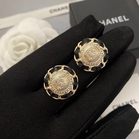 1880130 Z-модель Маленький аромат CHANEL Сережки-гвоздики с буква