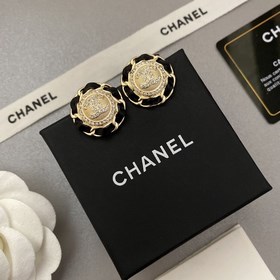 1880130 Z-модель Маленький аромат CHANEL Сережки-гвоздики с буква