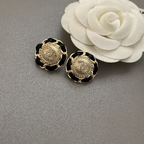 1880130 Z-модель Маленький аромат CHANEL Сережки-гвоздики с буква