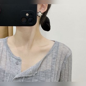 1880130 Z-модель Маленький аромат CHANEL Сережки-гвоздики с буква
