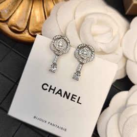 1880  Серьги в стиле Чао Цзюньшань от Chanel. Мне очень нравится