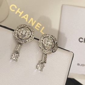 1880  Серьги в стиле Чао Цзюньшань от Chanel. Мне очень нравится