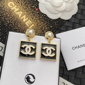 1880130 Популярный товар Chanel квадратные серьги-гвоздики с черн