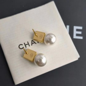 1880130 Продажа популярных товаров на официальном сайте Chanel. Н