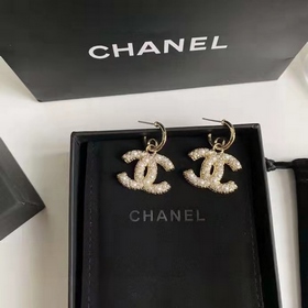1880130 Продажа популярной модели Chanel. Сексуальные серьги-гвоз