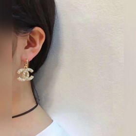 1880130 Продажа популярной модели Chanel. Сексуальные серьги-гвоз