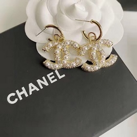 1880130 Продажа популярной модели Chanel. Сексуальные серьги-гвоз