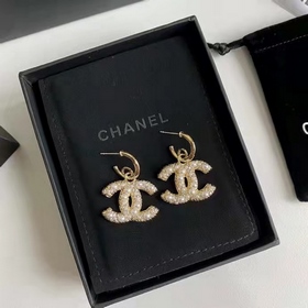 1880130 Продажа популярной модели Chanel. Сексуальные серьги-гвоз