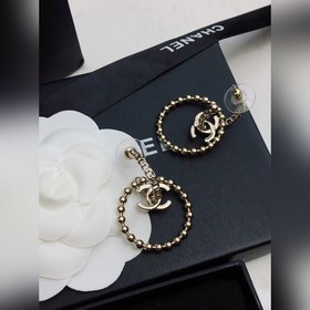 Новые серьги Chanel. Очень красивые, как в магазине. Изготовлены 