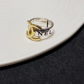 Кольцо в стиле Chanel с двойной буквой C! Незаменимый аксессуар д