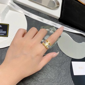 Кольцо в стиле Chanel с двойной буквой C! Незаменимый аксессуар д