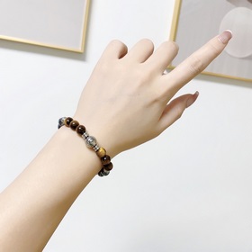 Браслет Chanel с буквами «CC» из натурального тигрового глаза! На
