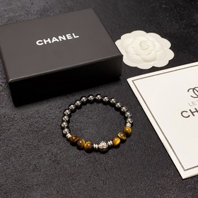 Браслет Chanel с буквами «CC» из натурального тигрового глаза! На