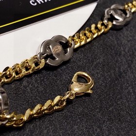 Популярный браслет Chanel с двойным C и бриллиантами в наличии. 