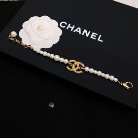 22 Раннее лето Chanel браслет с импортными жемчужинами, очень кра