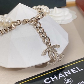Chanel Элегантный двухслойный браслет с жемчужинами. Украшения 