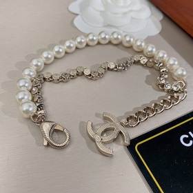 Chanel Элегантный двухслойный браслет с жемчужинами. Украшения 