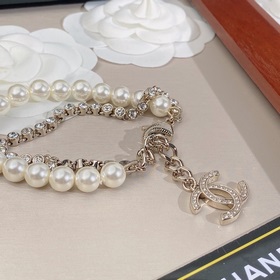 Chanel Элегантный двухслойный браслет с жемчужинами. Украшения 