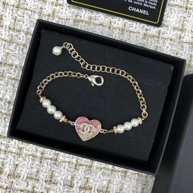 Chanel Браслет сердечком в розовых оттенках