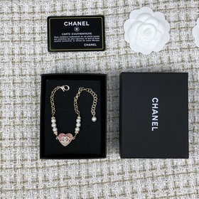 Chanel Браслет сердечком в розовых оттенках