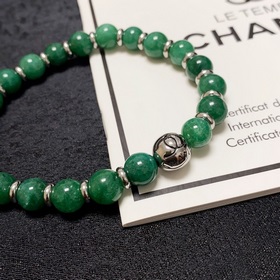 Браслет Chanel с буквами «CC» из натурального зеленого кристалла!