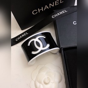 CHANEL Акриловый браслет bracelet jewelry 23ss Новая модель брасл