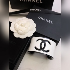 CHANEL Акриловый браслет bracelet jewelry 23ss Новая модель брасл