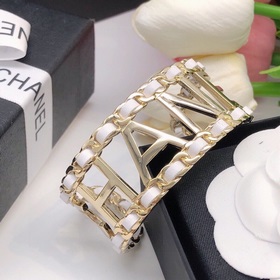 Номер XSZ0006 Браслет CHANEL из кожи с ажурной металлической текс