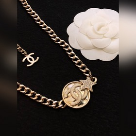 Ожерелье Chanel с двойным символом «C» из латуни. Оригинальный ди