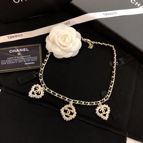 Новые популярные модели ожерелий Chanel. В продаже в официальных
