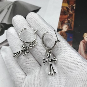 Chrome Hearts Ретро серьги-гвоздики с крестом без бриллиантов