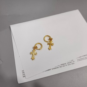 Рекомендуем сегодня Серьги «Сердце Кро»  Золотые серьги в форме 