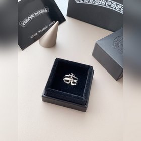 Двухслойное кольцо с крестом Кро. Друзья, которые увидели это соо
