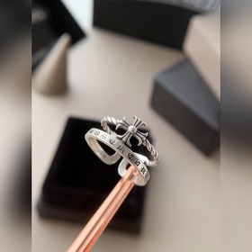 Двухслойное кольцо с крестом Кро. Друзья, которые увидели это соо