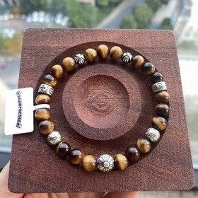 Специальная версия Chrome Hearts с тигровым глазом и множеством э
