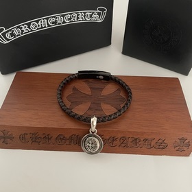 Специальная версия Chrome Hearts с поворотным кулоном виде креста