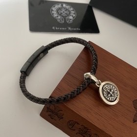 Специальная версия Chrome Hearts с поворотным кулоном виде креста