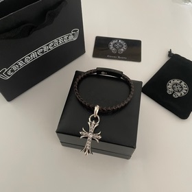 Специальная версия Chrome Hearts с крестом, инкрустированным брил