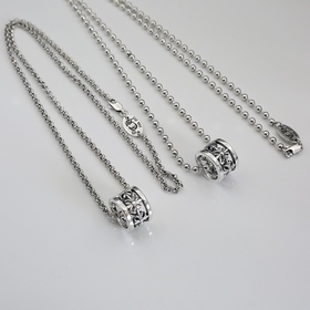 Chrome Hearts Крест-кулон с жемчужным ожерельем