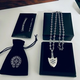 Chrome Hearts Классический ретро-кулон в форме щита с 8-образным