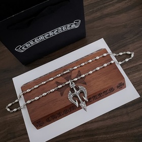Chrome Hearts Классический ретро-кулон с трезубцем. Классическое