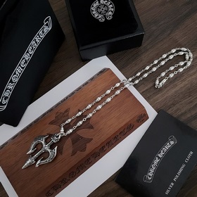 Chrome Hearts Классический ретро-кулон с трезубцем. Классическое