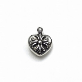 Chrome Hearts Кросс-сердце с черным крестом на цепочке.