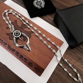 Chrome Hearts Классический ретро-кулон в форме сложенных ладоней